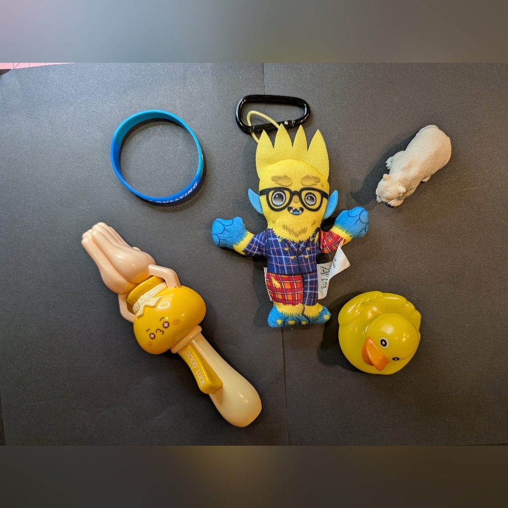 Plaid Plush Toy with Glasses and Accessories